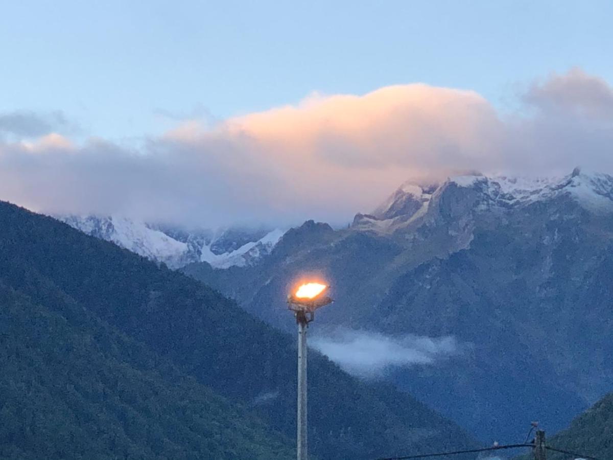 Hotel Le 41 Avenue Foch Bagnères-de-Luchon Esterno foto