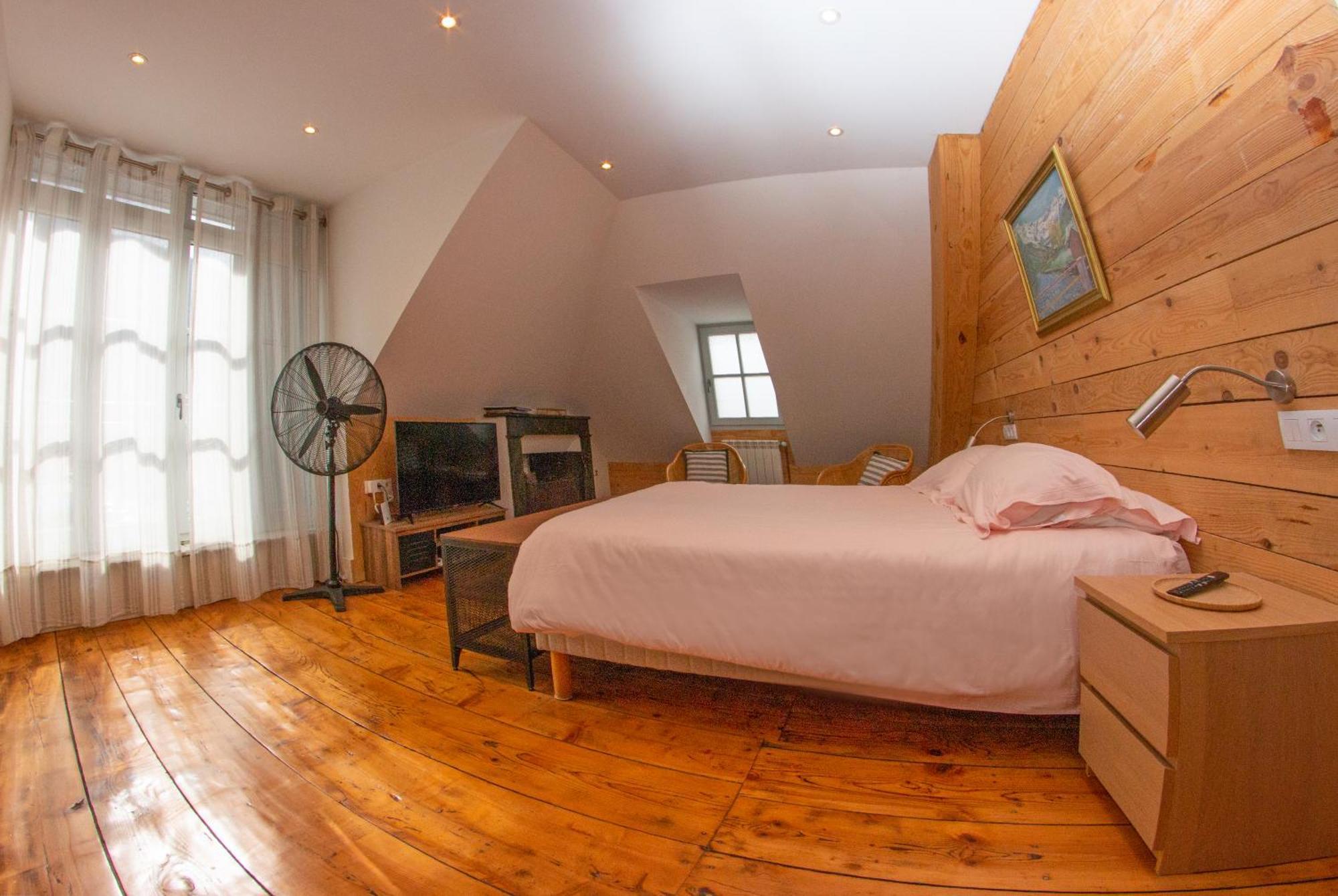 Hotel Le 41 Avenue Foch Bagnères-de-Luchon Esterno foto