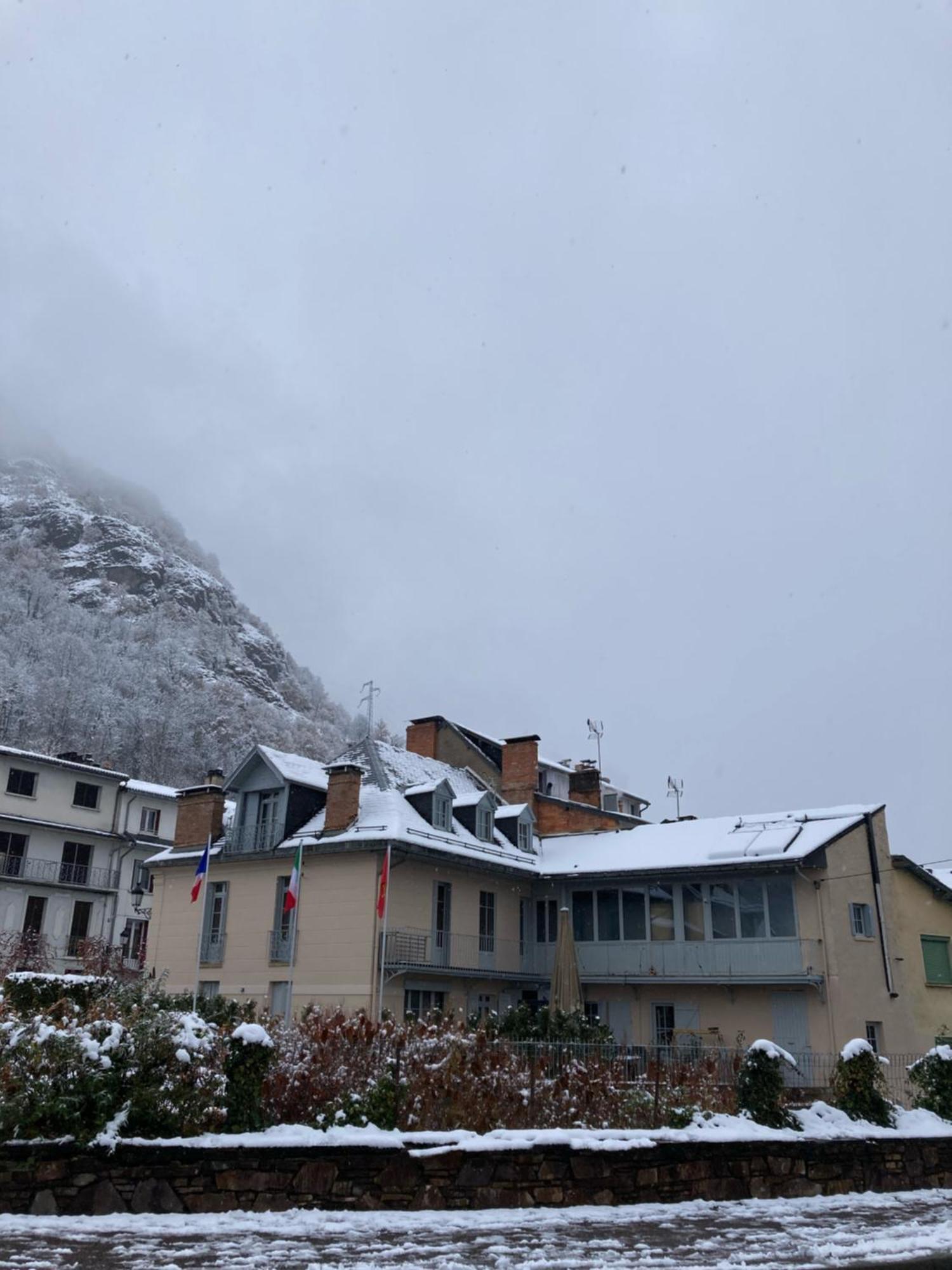 Hotel Le 41 Avenue Foch Bagnères-de-Luchon Esterno foto